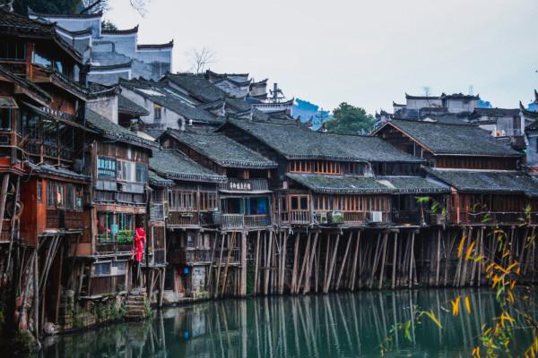 重庆:促进非住宅销售利用,暂停市、区(县)国有企事业单位新建办公用房